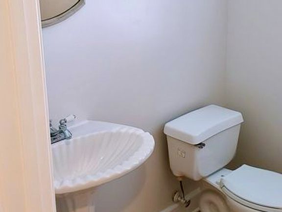 3rd image of 49 Valencia St