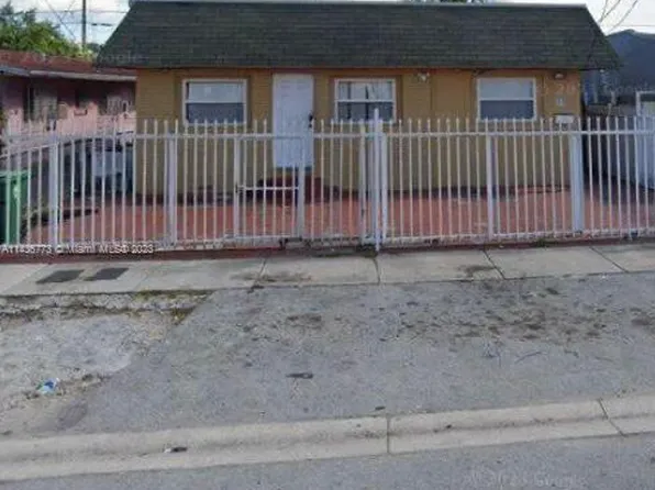 2715 NW 22nd Ct, Miami, FL 33142