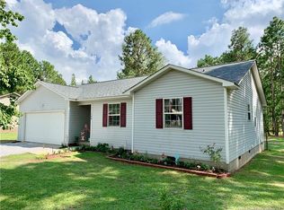 149 Forest Pl, Aberdeen, NC 28315