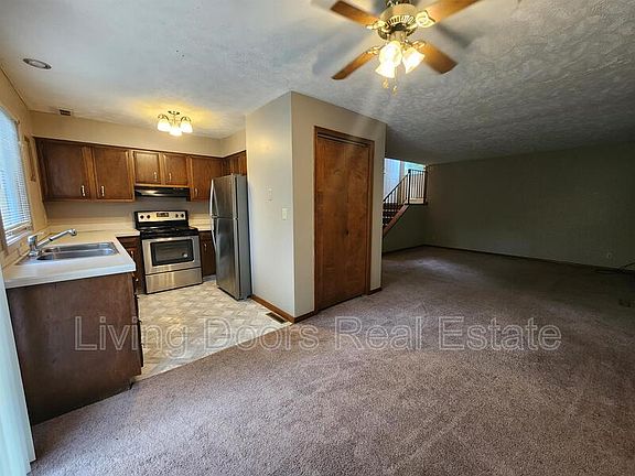 3rd image of 4933 Ginny Ave