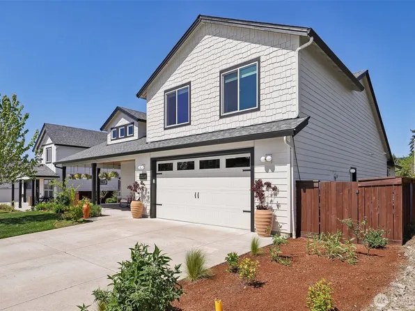 2031 E 9th Street, La Center, WA 98629