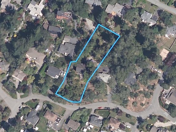 5th image of 540 View Royal Ave