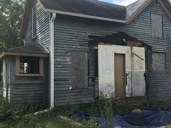4th image of 38332 Railroad Ln