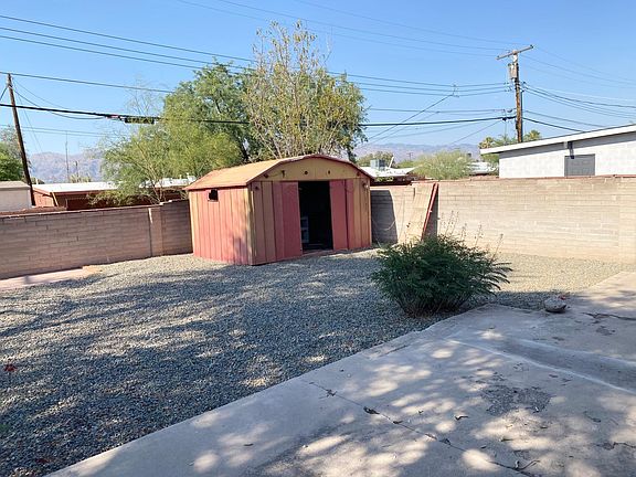 5th image of 851 E Alturas St