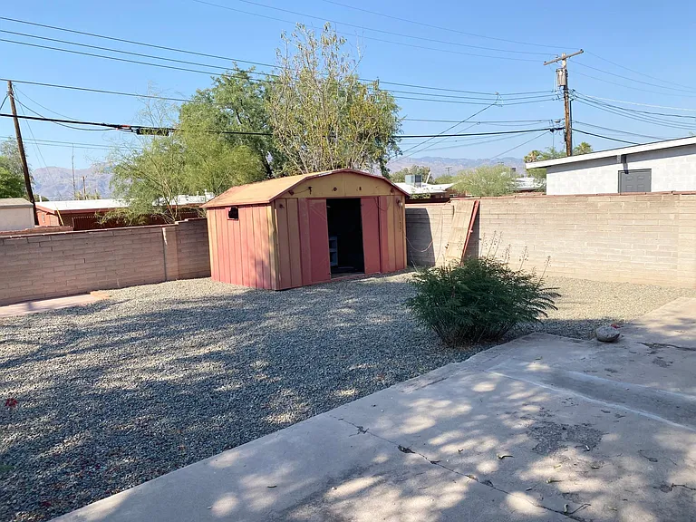 851 E Alturas St — Photo 5