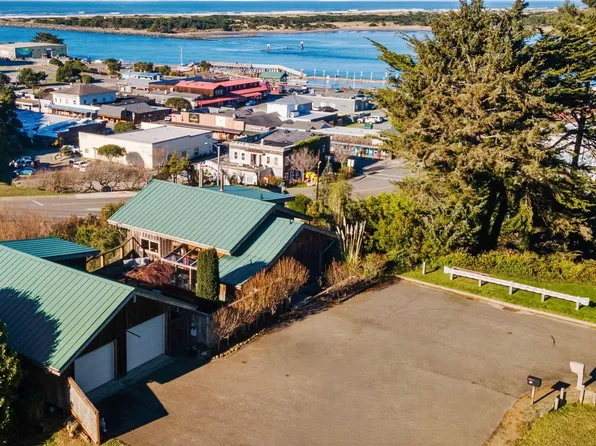 330 Chicago Ave SE, Bandon, OR 97411