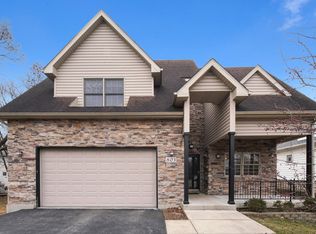 803 Maple Ave, Lisle, IL 60532