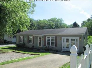 5229 Brackenrich Dr, Cross Lanes, WV 25313