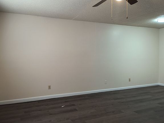2nd image of 3720 Miramar Dr #1