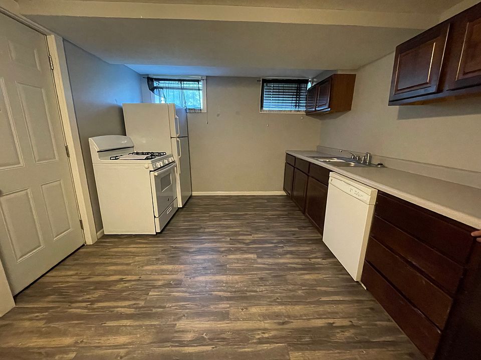 1st image of 910 W 12th Ave #1