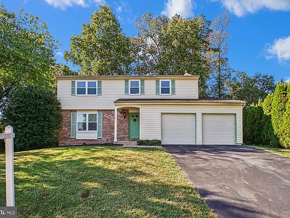 3rd image of 1741 Whitewood Ln