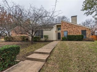 2002 Oak Creek Dr, Sherman, TX 75092
