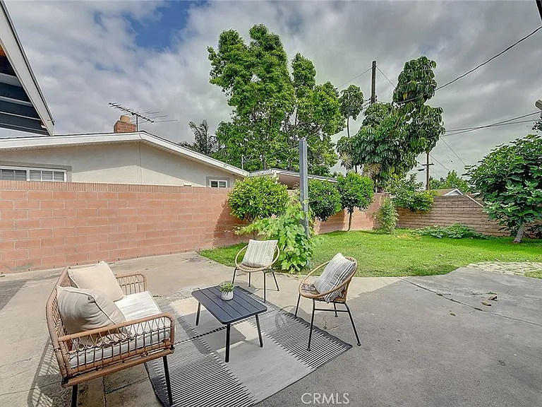 2044 W Spruce Ave — Photo 47