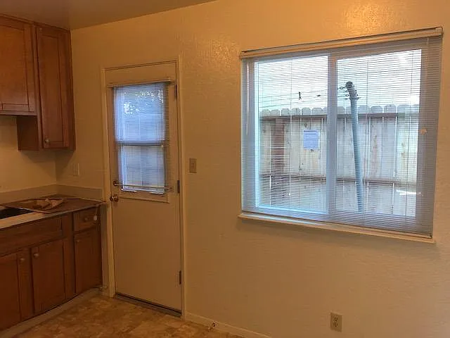 1537 Santa Clara Ave #D — Photo 11