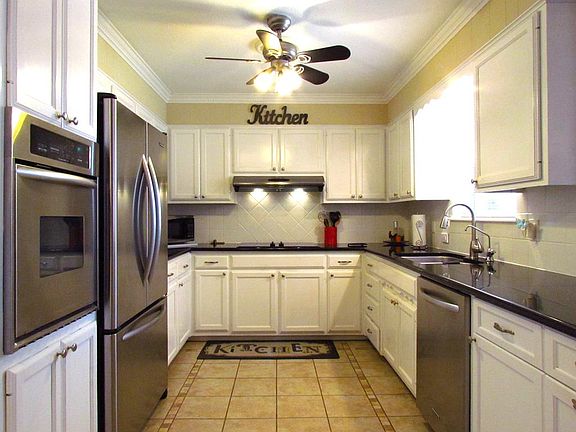 4th image of 3522 Fairmont Dr