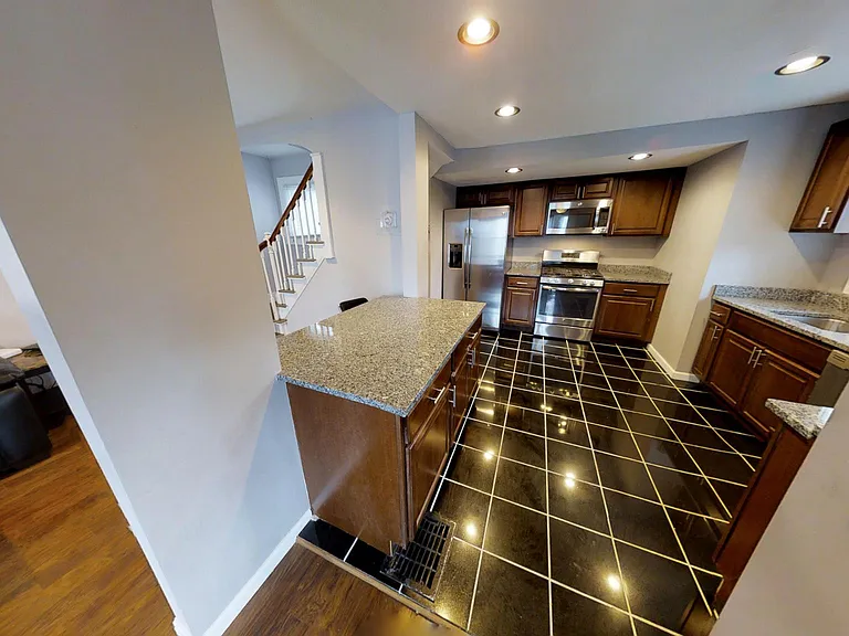 120 Lorraine Ave — Photo 7