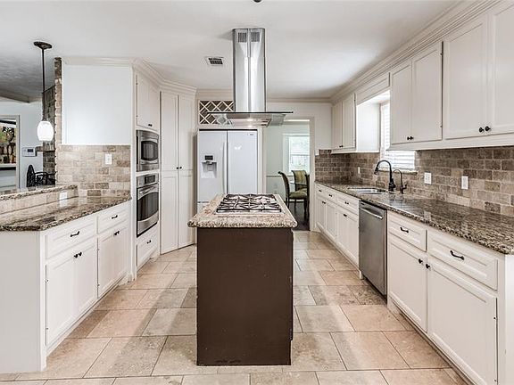 3rd image of 2750 Shadowdale Dr