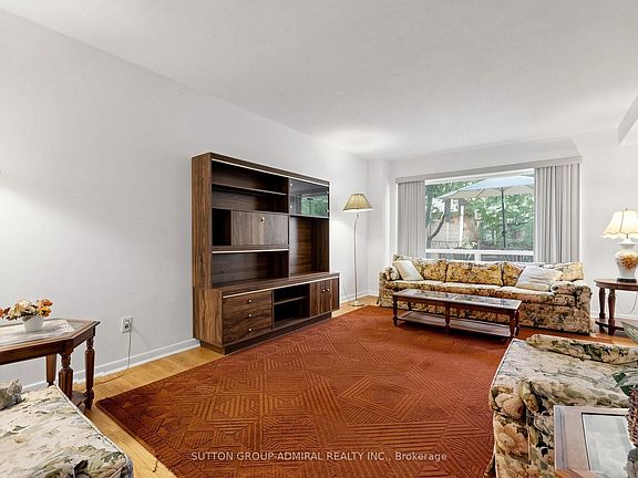 3rd image of 126 Chelmsford Ave