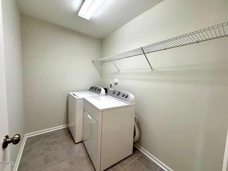 1037 Lakebrink Dr — Photo 22