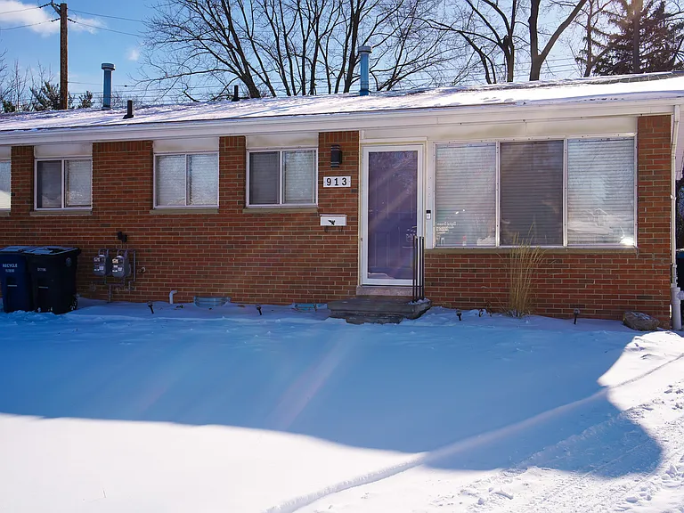 Evelyn Ct — Photo 31