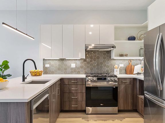 2nd image of 948 W Sunnyside Ave #850dcb0d0