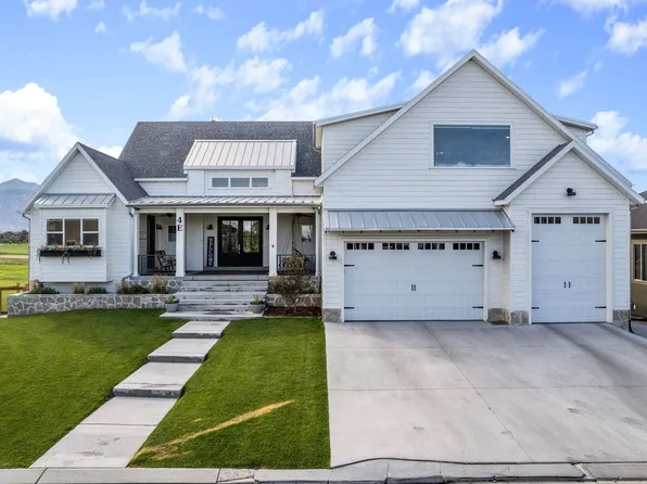 4 E Lake View Dr, Vineyard, UT 84059