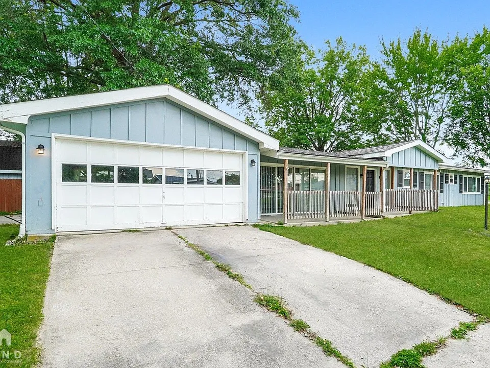 10 Oakwood Dr