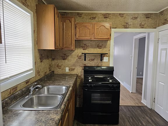 4th image of 1012 W Borley Ave