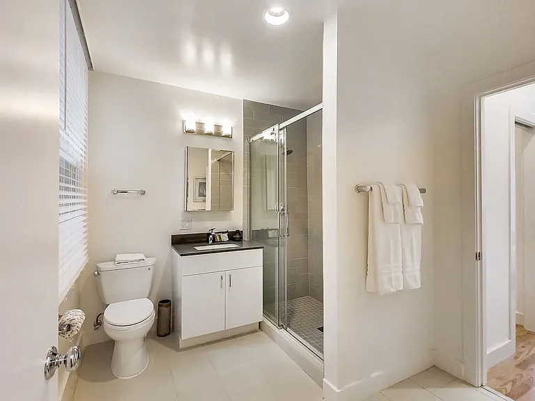 1142-1146 Montgomery St #7022R — Photo 25