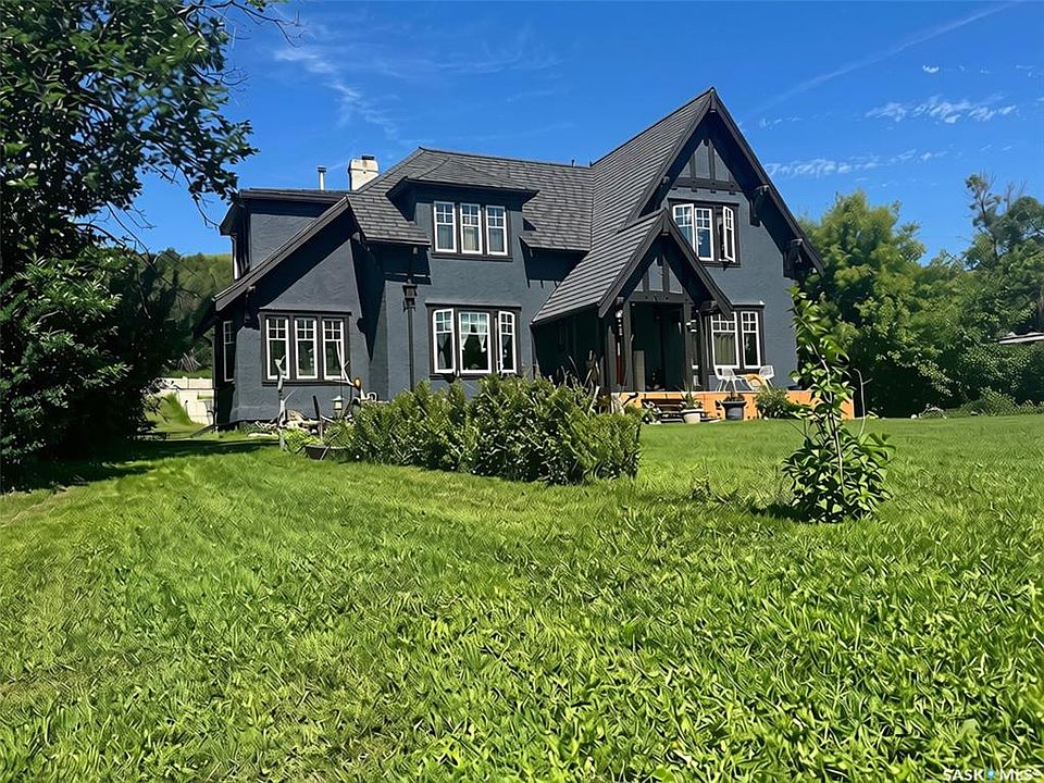 1st image of 607 BARNETT DRIVE