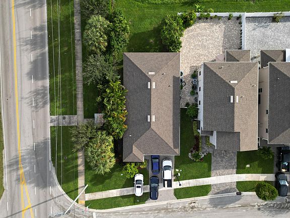 2nd image of 4010 Tomoka Drive