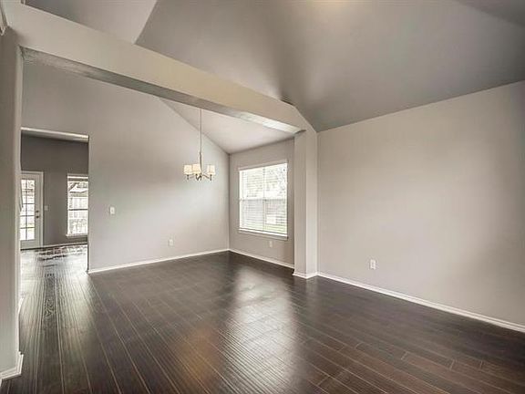 4th image of 600 Burchshire Ln