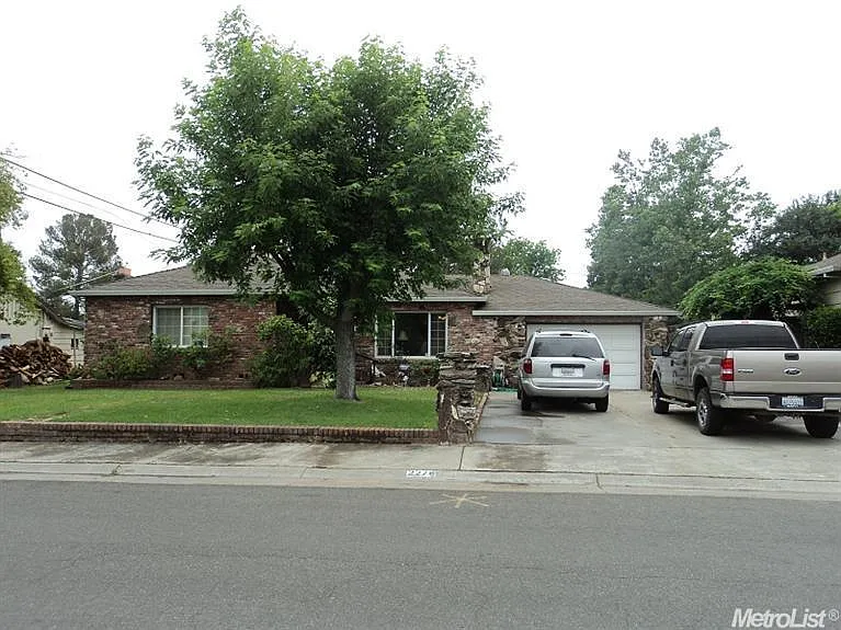 2278 Rainbow Ave photo 1