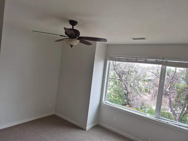 1075 E Florida Ave — Photo 5