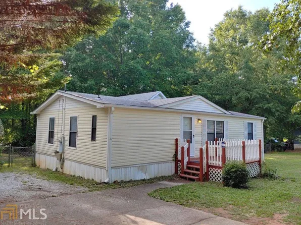 1065 Steele Dr, Hampton, GA 30228