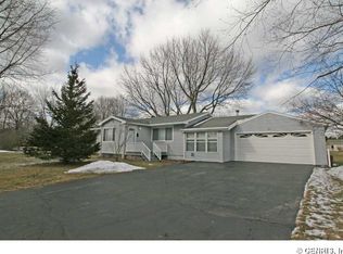 245 Viscount Dr, Rochester, NY 14623