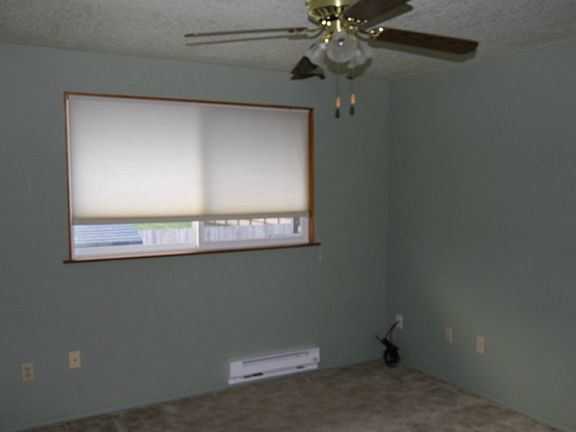 2nd image of 173 Canal Dr NE