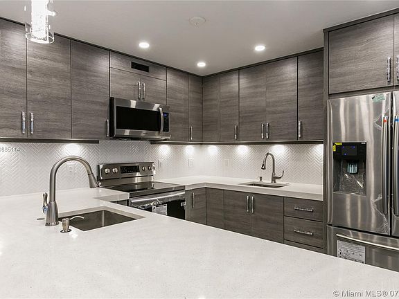4th image of 247 Richmond E #F