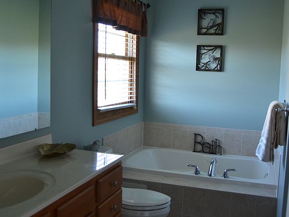 5th image of 105 11th Avenue Court West