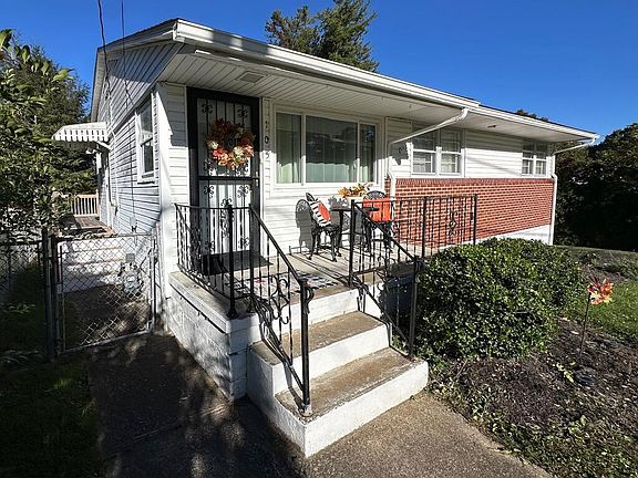 2nd image of 105 Holliday Dr