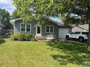 1525 Raell Dr, York, NE 68467