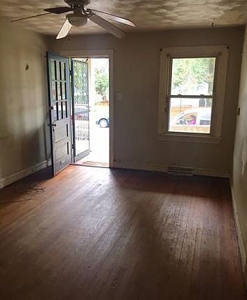 5th image of 1802 Blair St