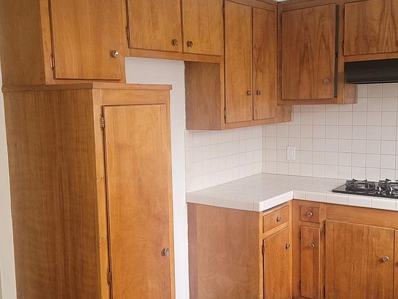 5th image of 4465 W 129th St APT C
