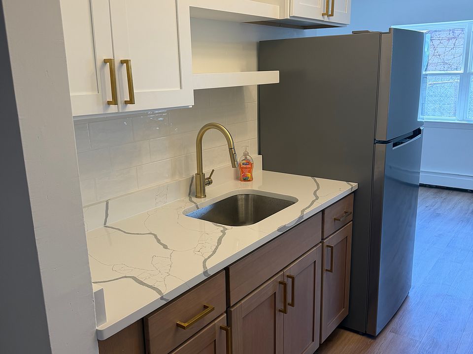 1st image of 550 Washington Ave APT 5