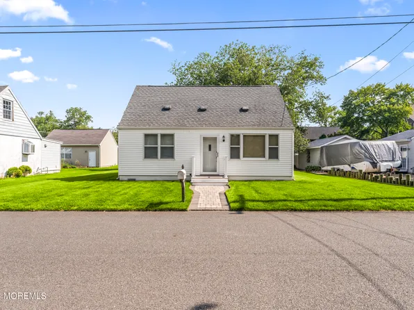 81 Illinois Avenue, Waretown, NJ 08758