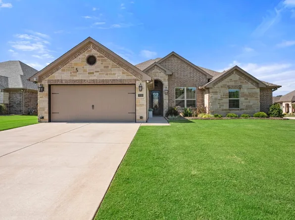 2050 Clive Dr, Granbury, TX 76048