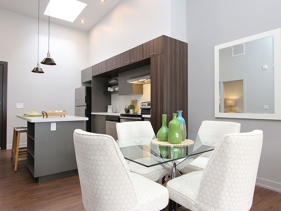 1st image of 14 1/2 King St E #202