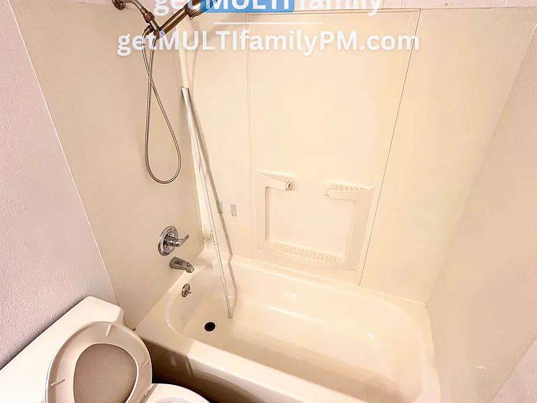10034 N 18th Ave #1 — Photo 8