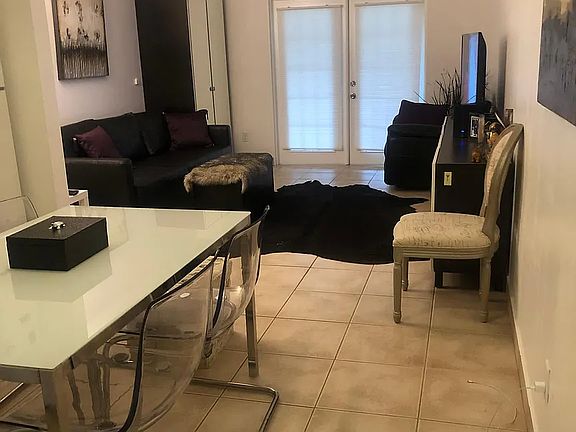 4th image of 4511 S Oak Dr #32B