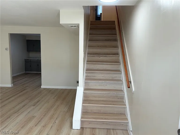 1602 Lee Terrace Dr — Photo 2